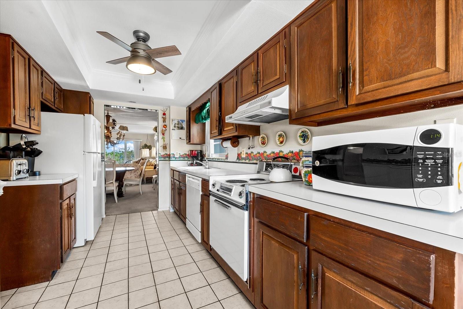 Image 10 of 83 For 5600 Beach Way Drive 201
