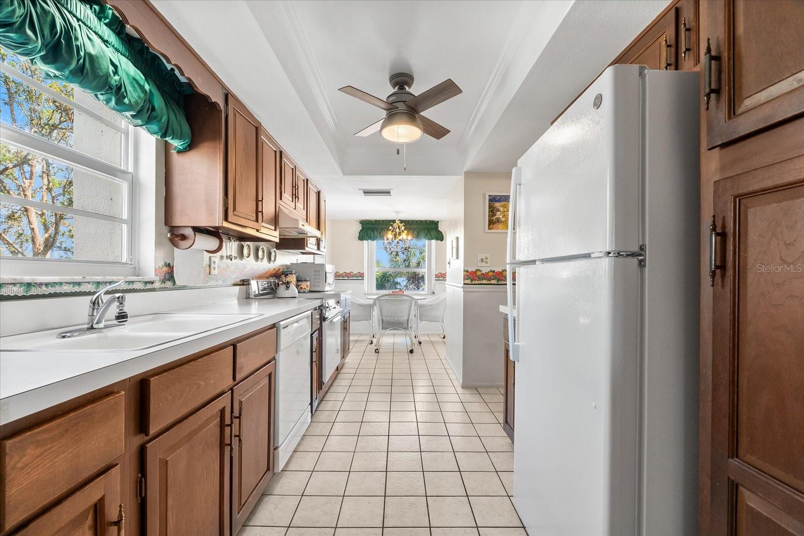 Image 11 of 83 For 5600 Beach Way Drive 201