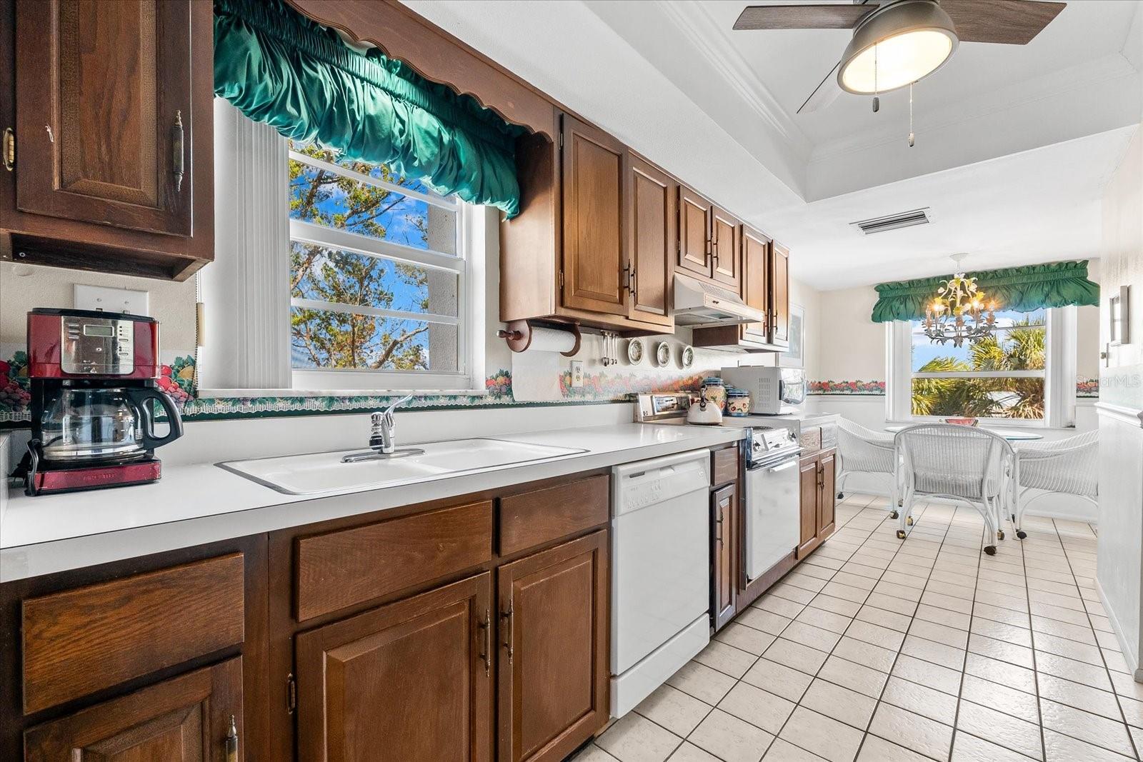 Image 12 of 83 For 5600 Beach Way Drive 201