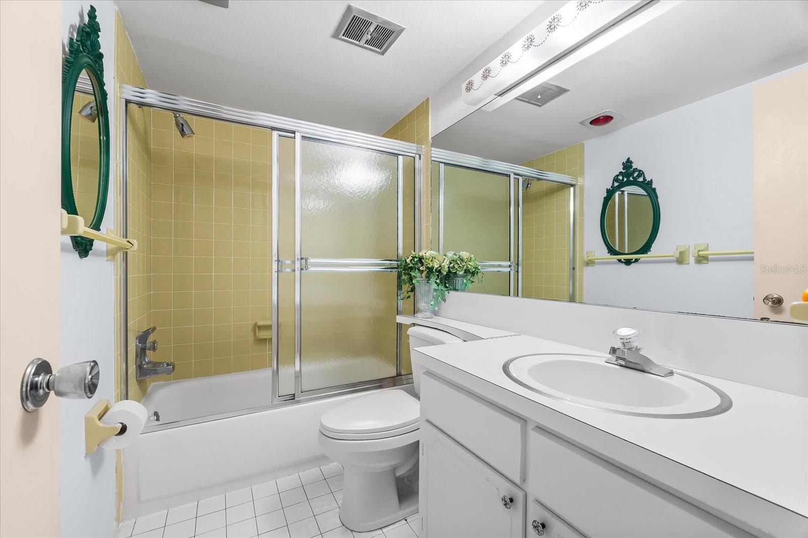 Image 20 of 83 For 5600 Beach Way Drive 201