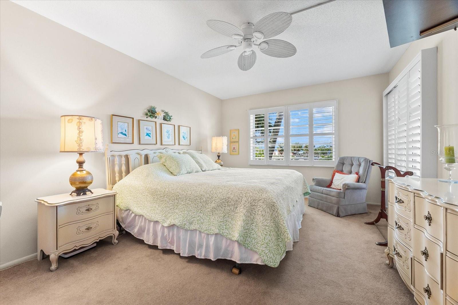 Image 23 of 83 For 5600 Beach Way Drive 201