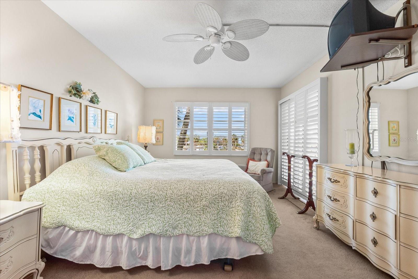 Image 24 of 83 For 5600 Beach Way Drive 201