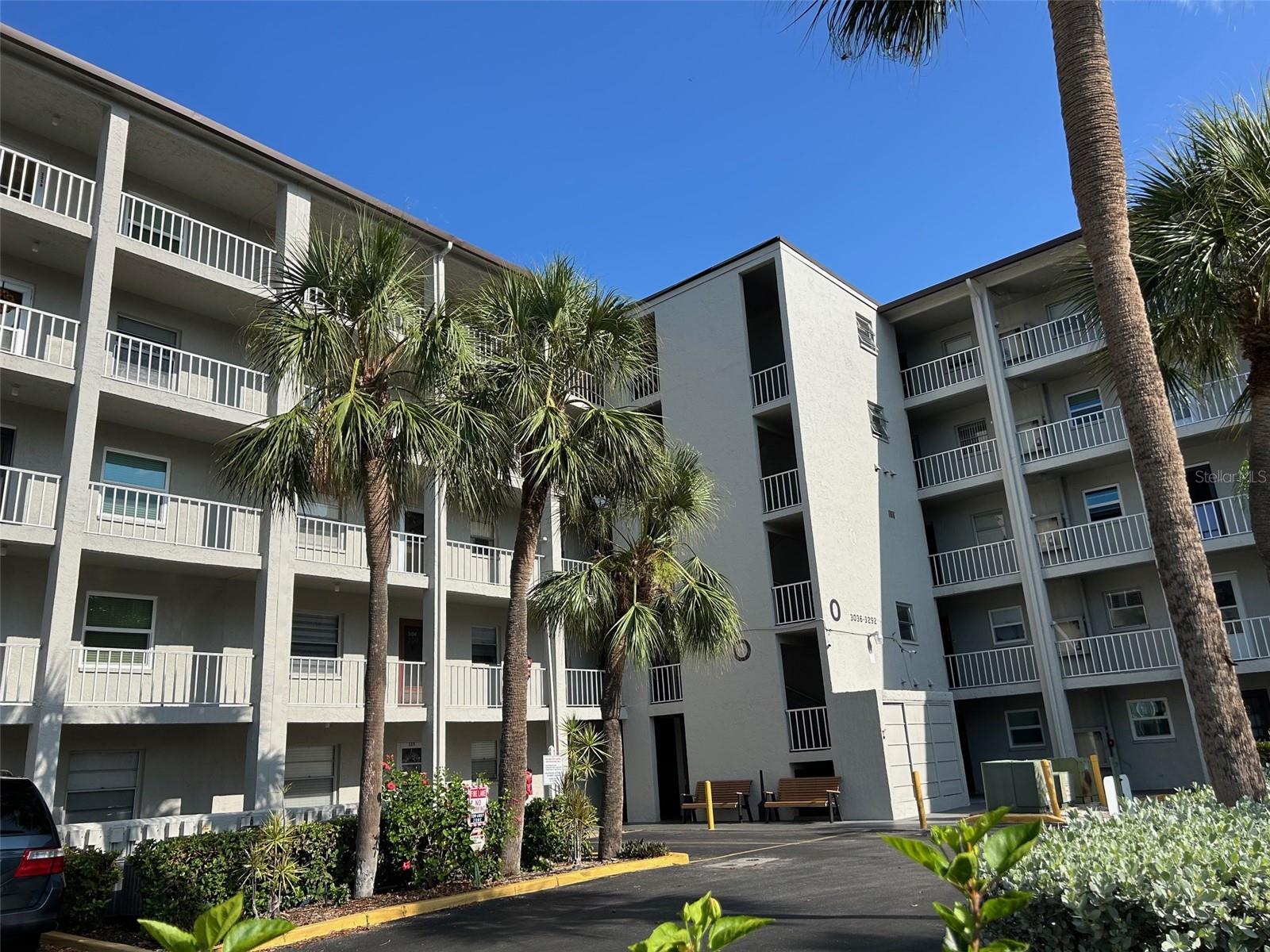 Details for 3272 Lake Bayshore Drive 515, BRADENTON, FL 34205