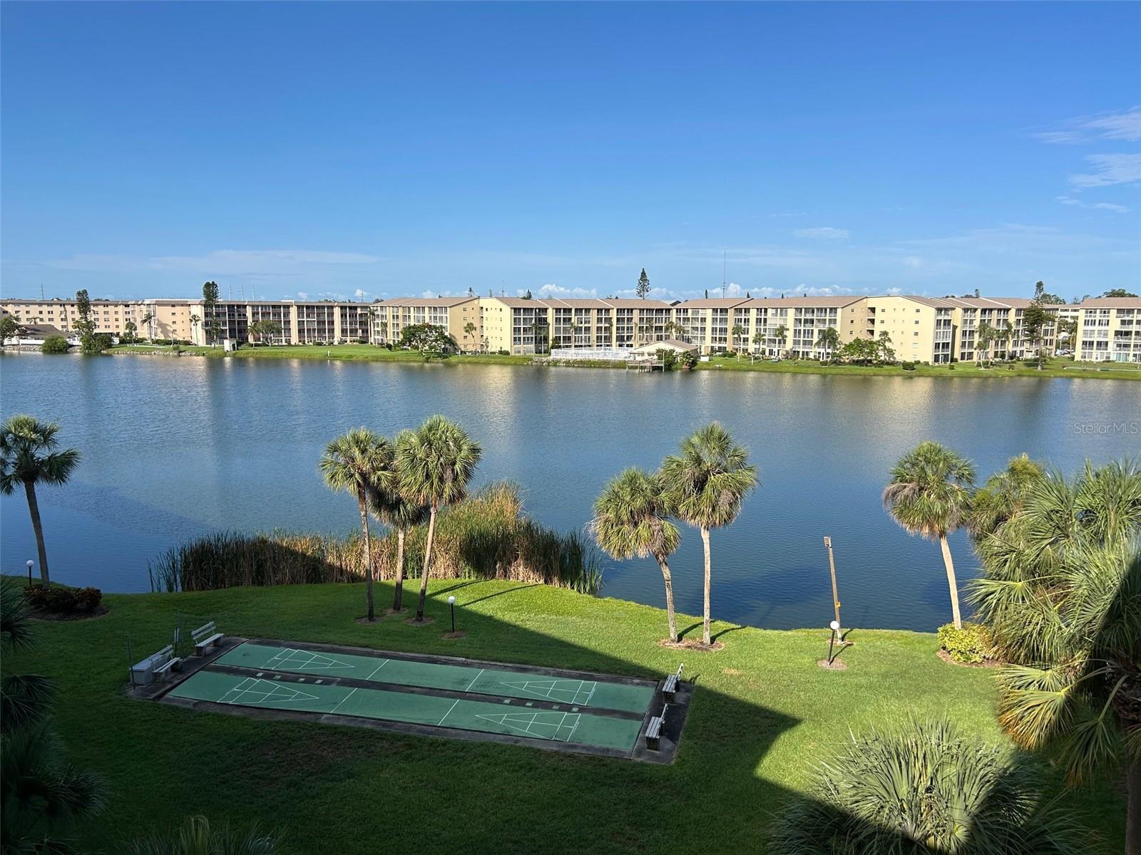 Image 41 of 64 For 3272 Lake Bayshore Drive 515