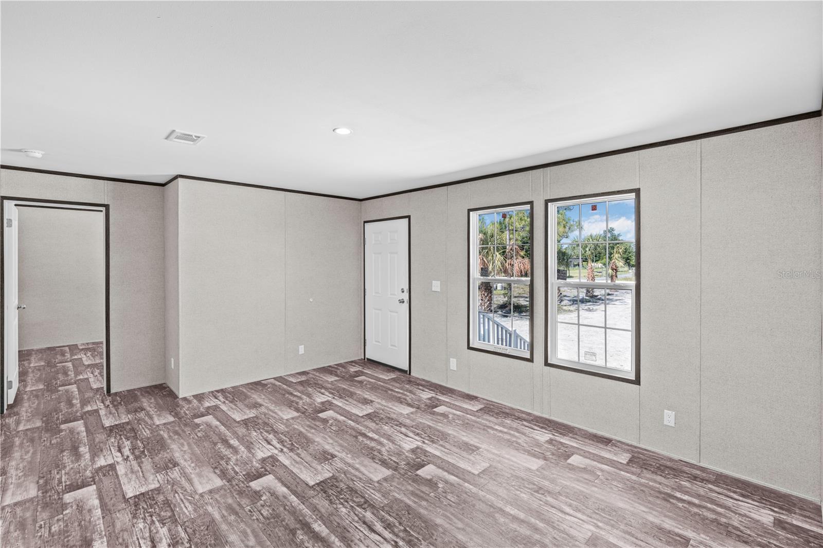 Image 10 of 40 For 8426 Sweden Boulevard