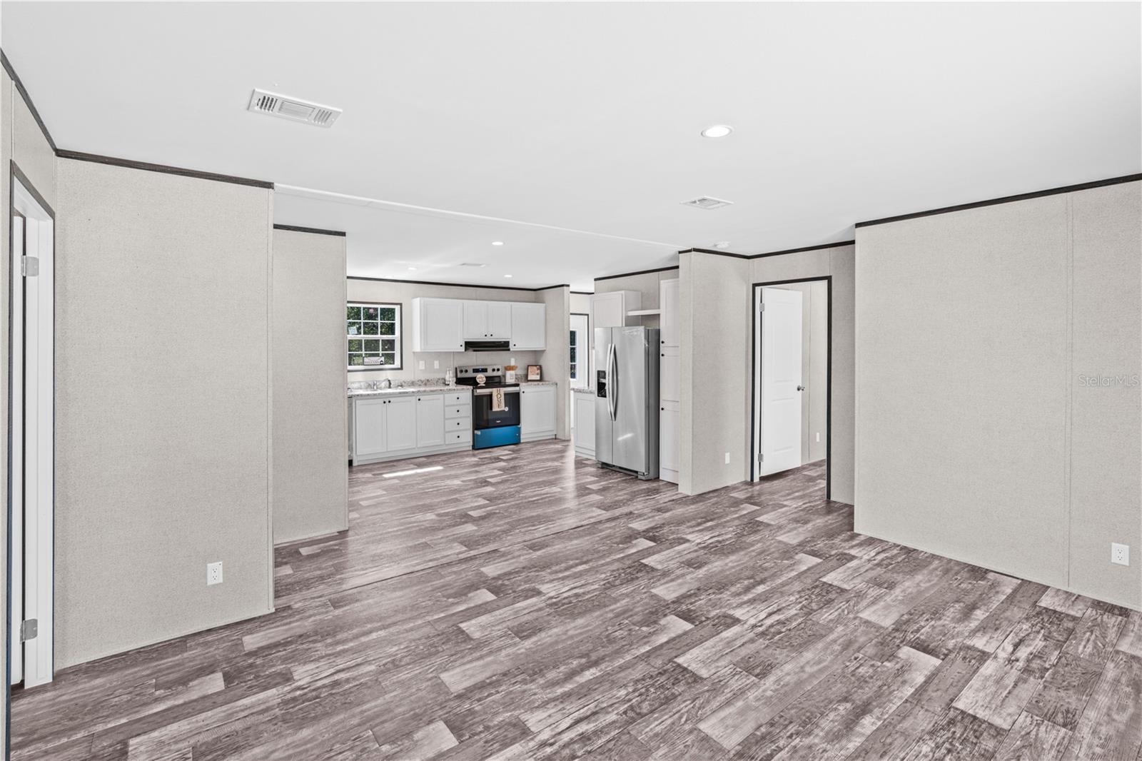 Image 11 of 40 For 8426 Sweden Boulevard