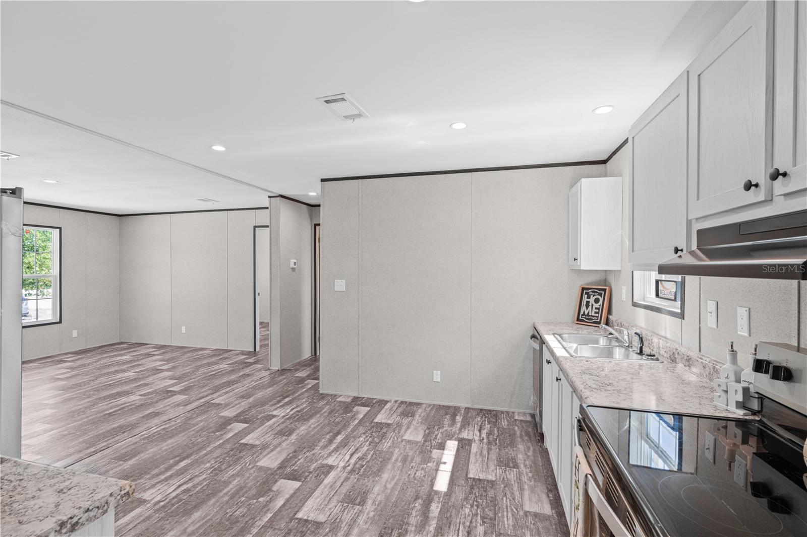 Image 17 of 40 For 8426 Sweden Boulevard