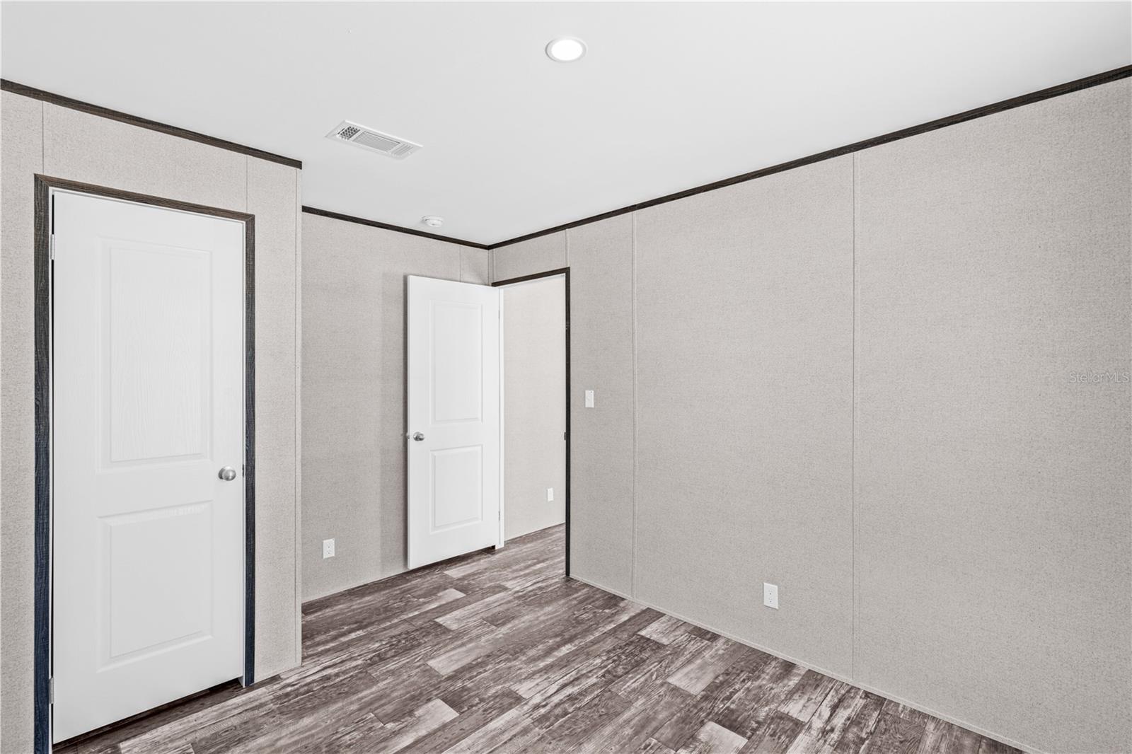 Image 22 of 40 For 8426 Sweden Boulevard