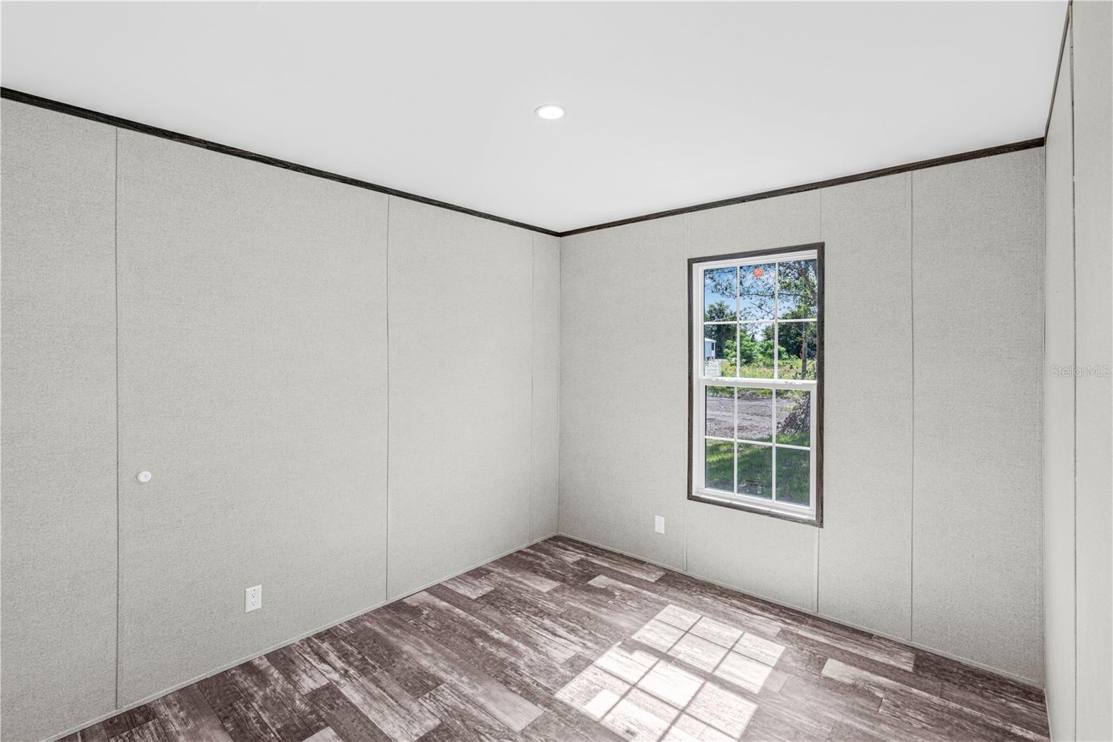 Image 25 of 40 For 8426 Sweden Boulevard
