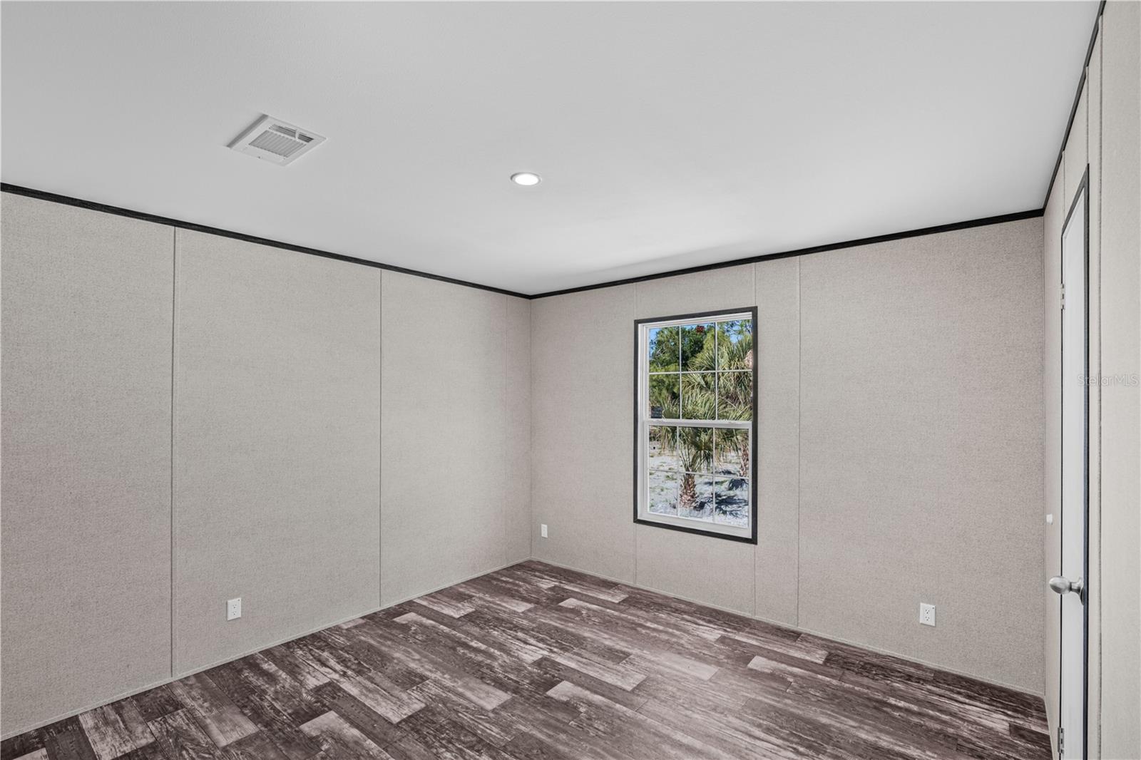 Image 27 of 40 For 8426 Sweden Boulevard