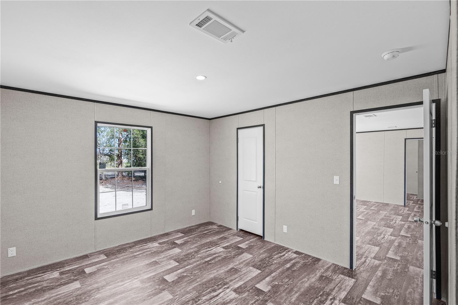 Image 29 of 40 For 8426 Sweden Boulevard
