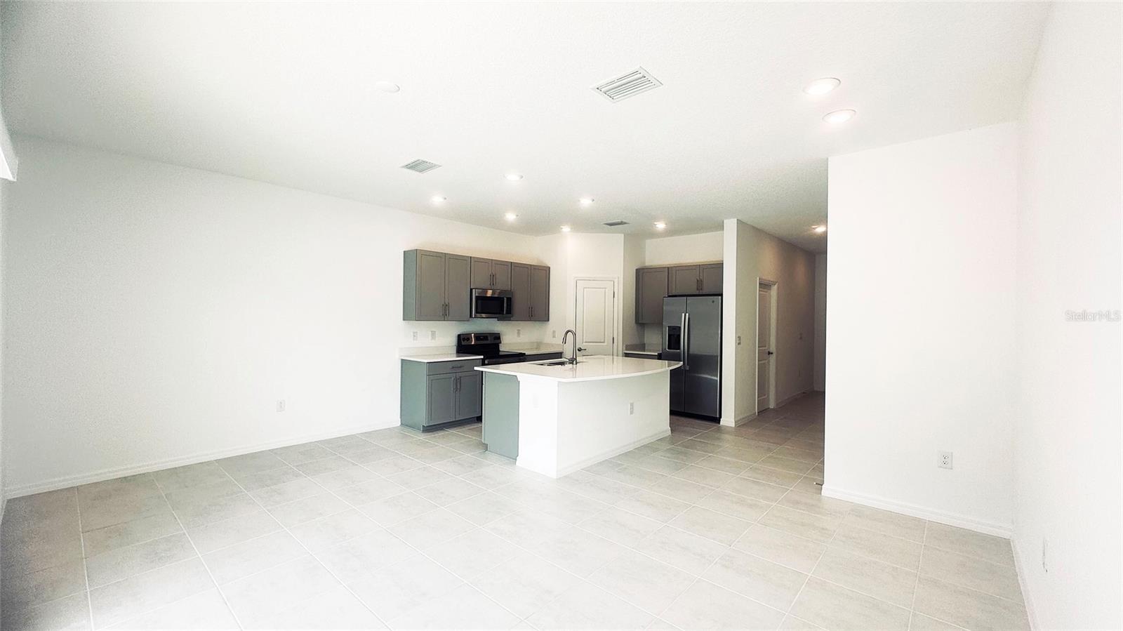 Image 10 of 39 For 8505 Lunar Skye Street