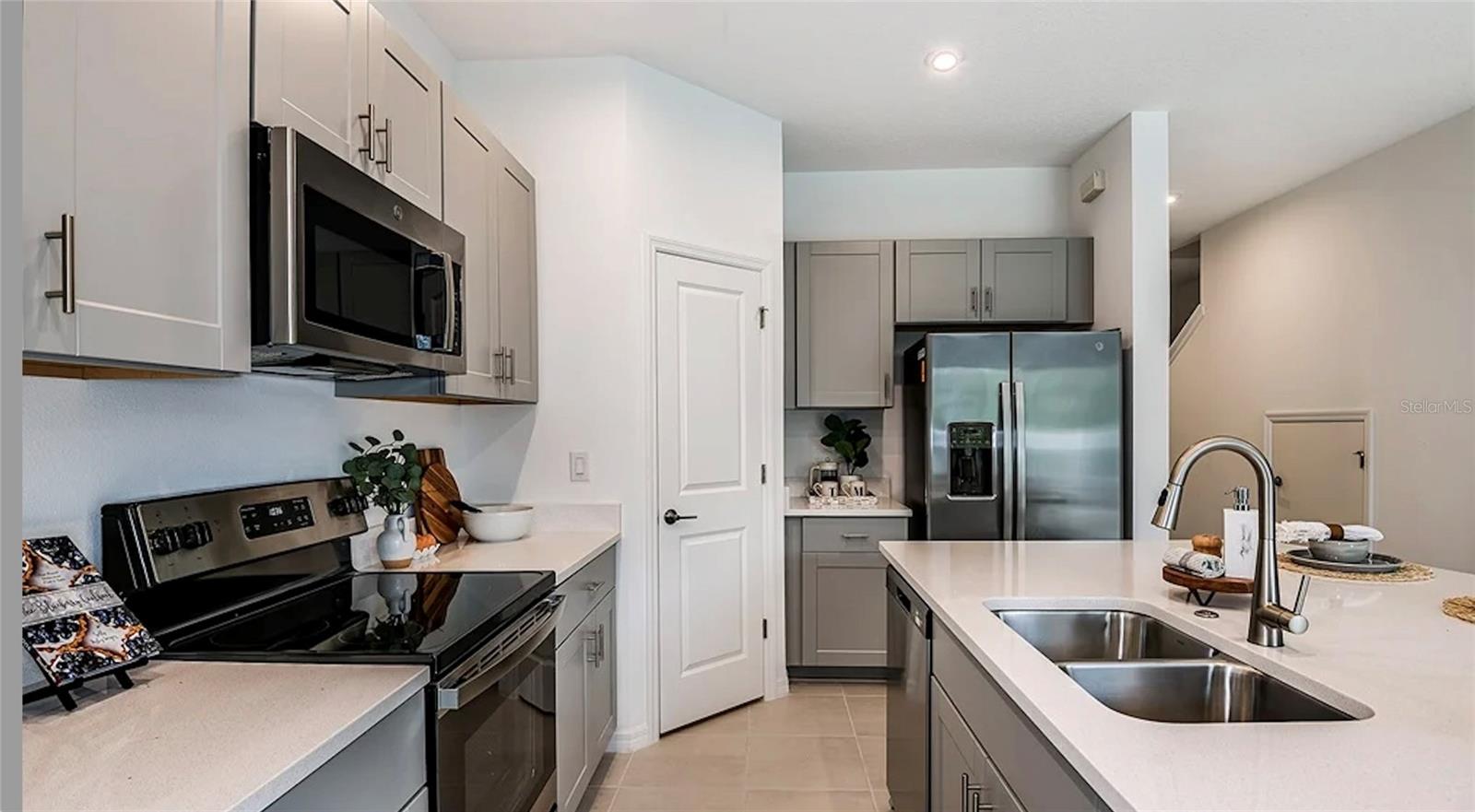 Image 33 of 39 For 8505 Lunar Skye Street