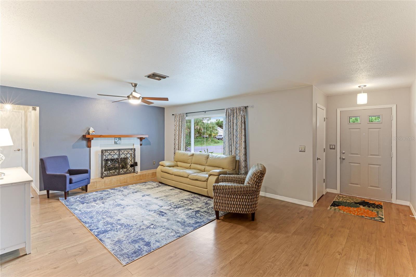 Image 10 of 37 For 5329 Ansonia Terrace