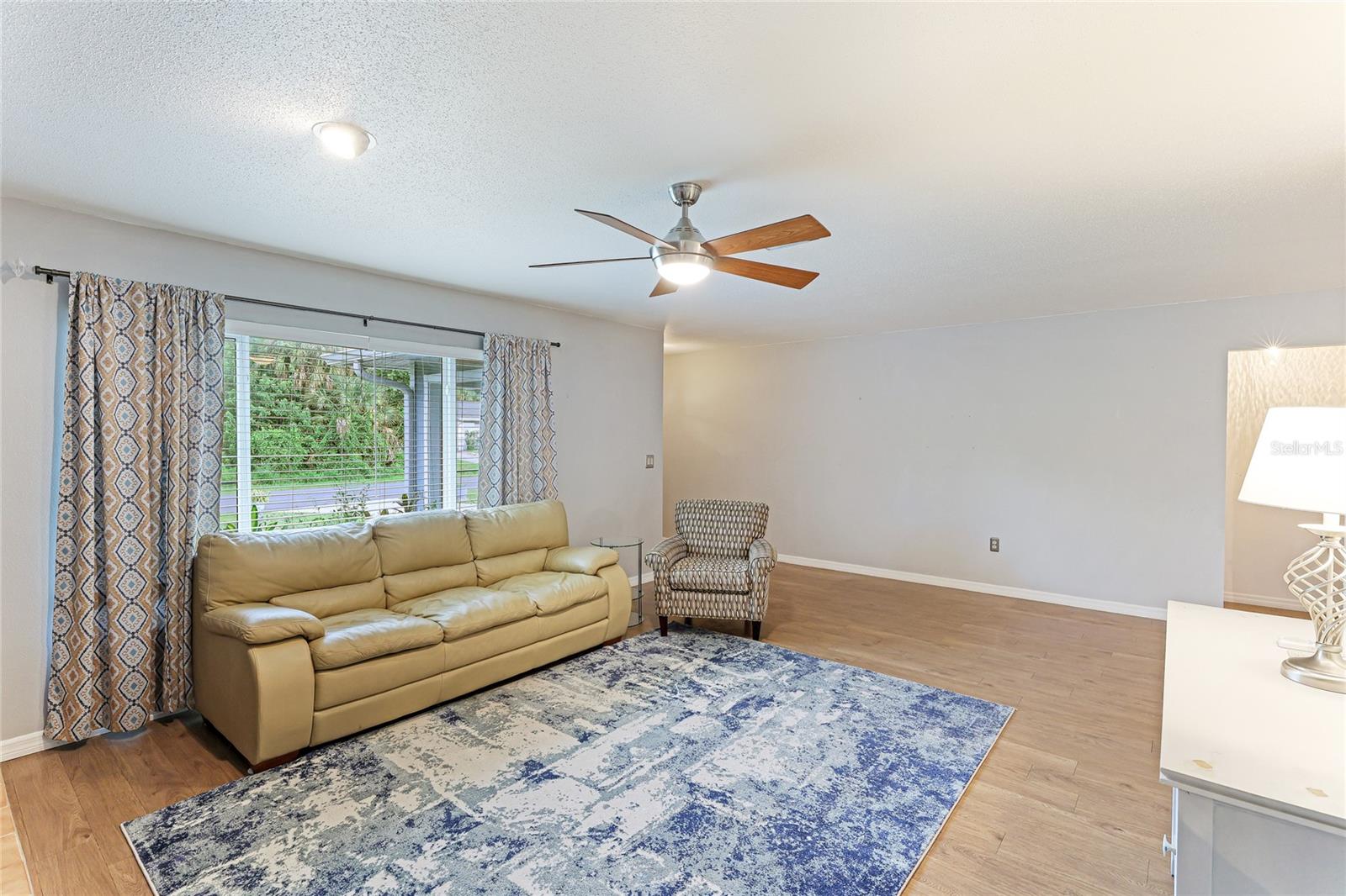 Image 12 of 37 For 5329 Ansonia Terrace