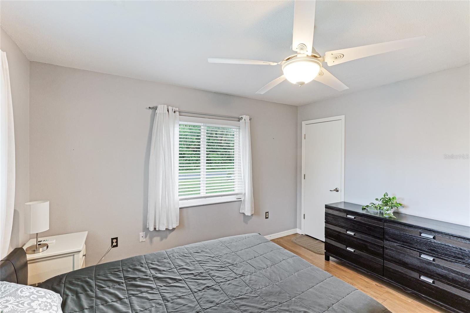 Image 26 of 37 For 5329 Ansonia Terrace