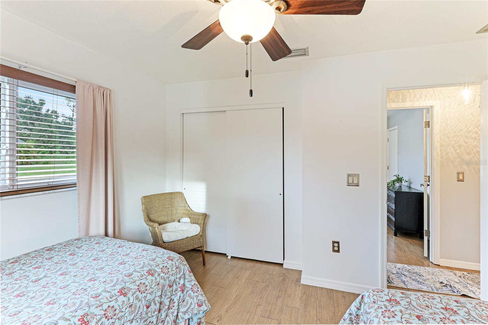 Image 30 of 37 For 5329 Ansonia Terrace