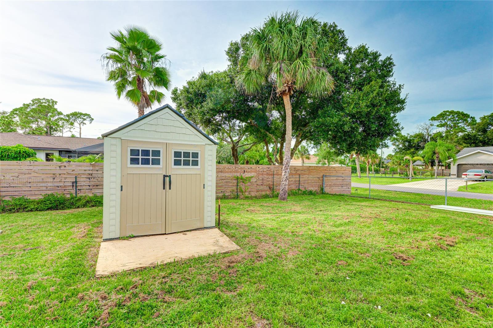 Image 6 of 37 For 5329 Ansonia Terrace