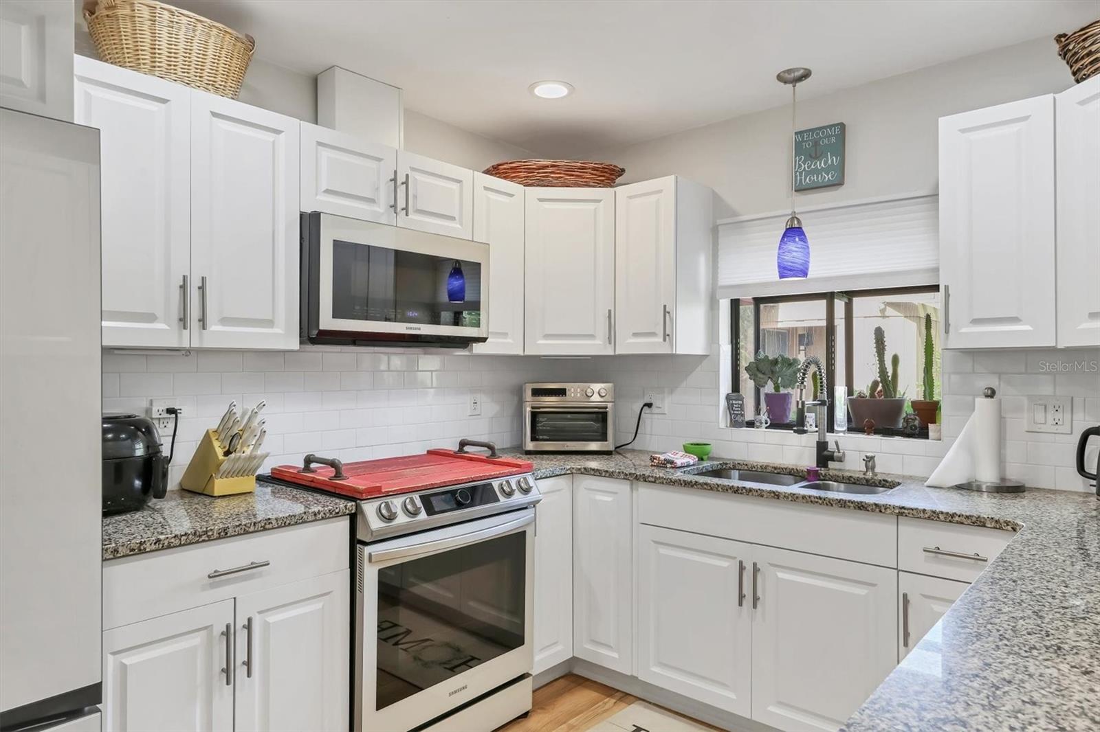 Image 12 of 49 For 7915 4th Avenue W 7915