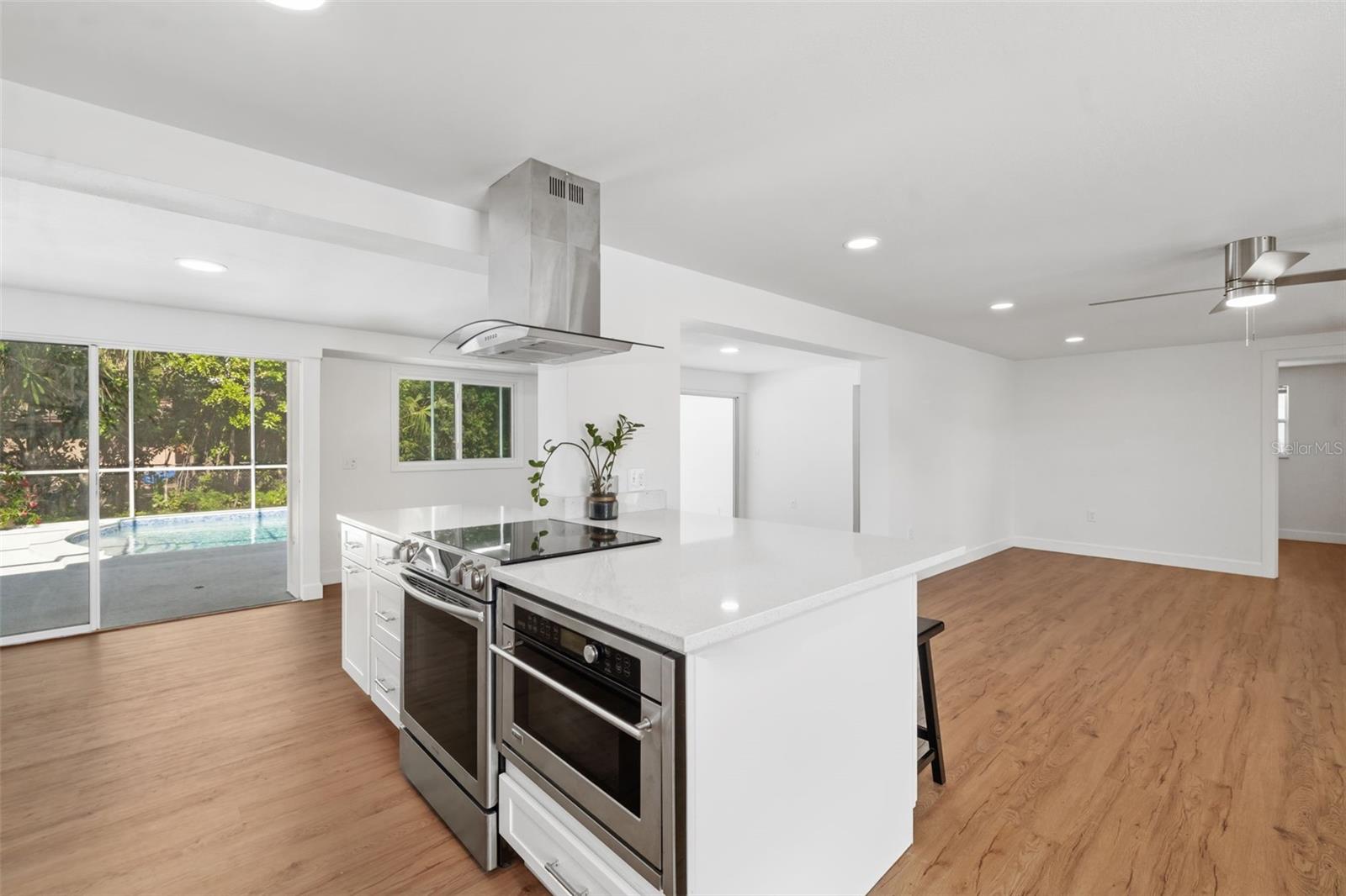 Image 12 of 40 For 3975 Coleridge Place