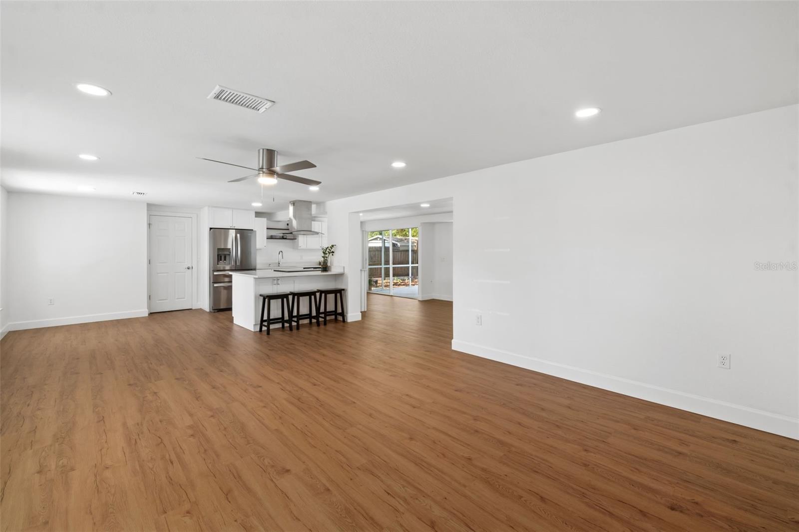 Image 14 of 40 For 3975 Coleridge Place