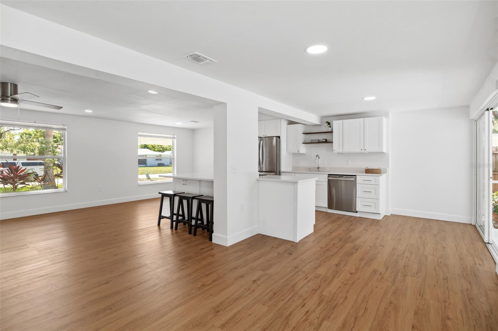 Image 7 of 40 For 3975 Coleridge Place