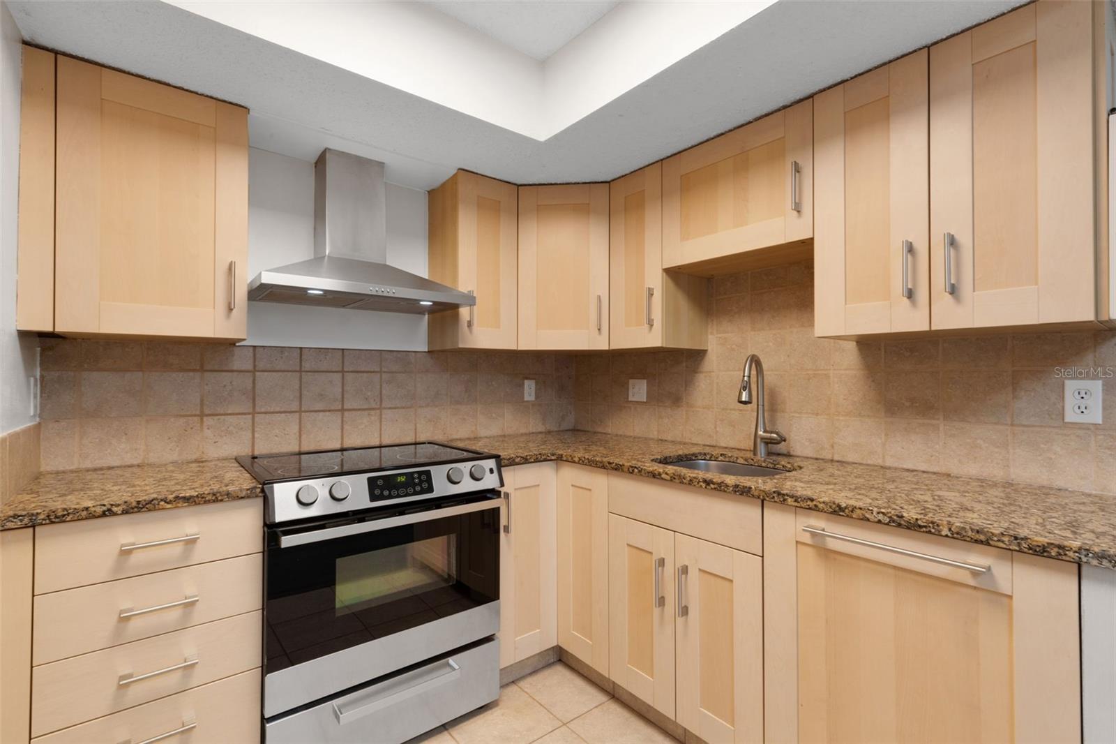 Image 10 of 38 For 5356 Royal Palm Avenue 5356