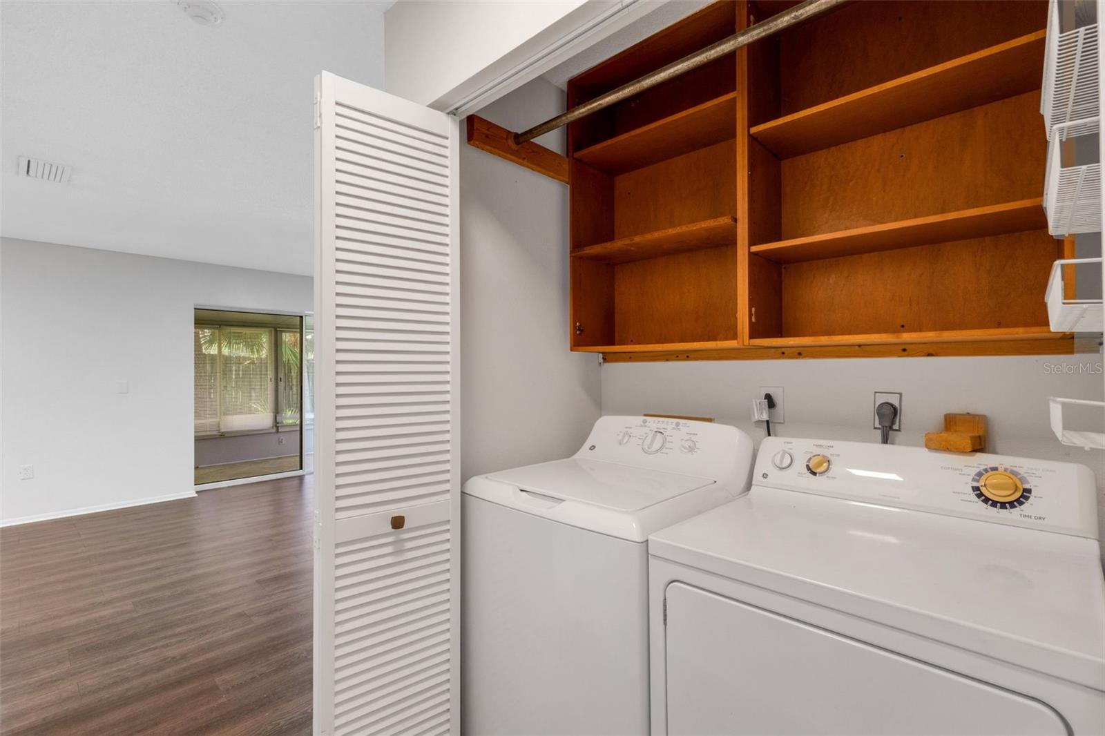 Image 17 of 38 For 5356 Royal Palm Avenue 5356