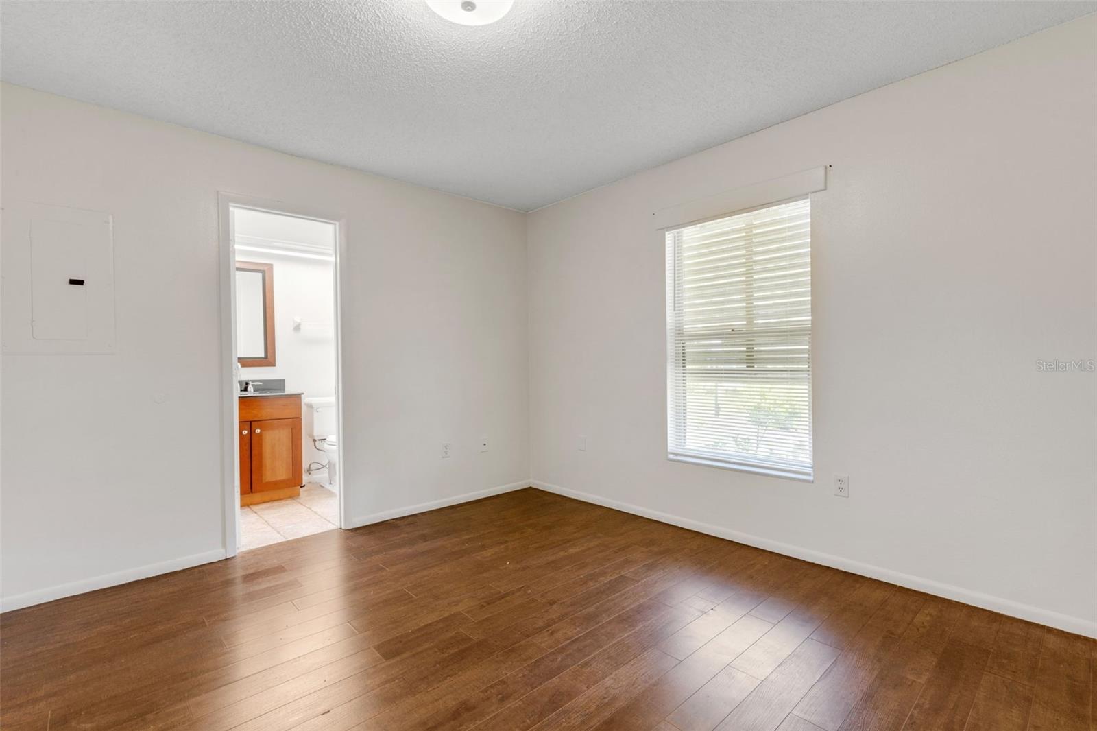 Image 25 of 38 For 5356 Royal Palm Avenue 5356