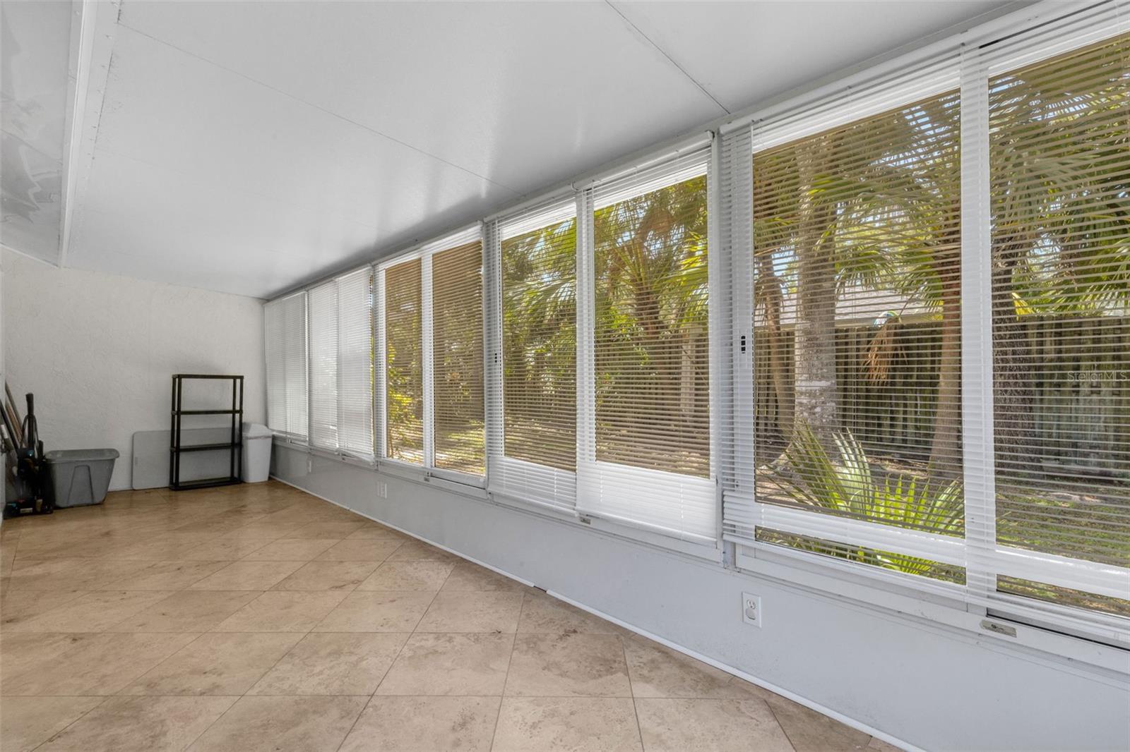 Image 28 of 38 For 5356 Royal Palm Avenue 5356