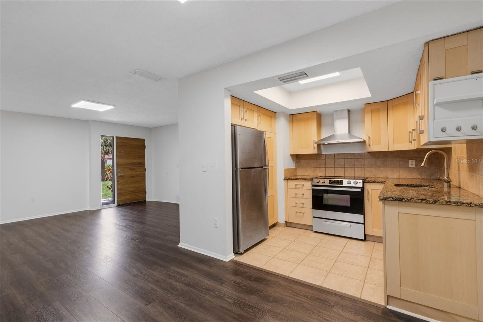 Image 8 of 38 For 5356 Royal Palm Avenue 5356