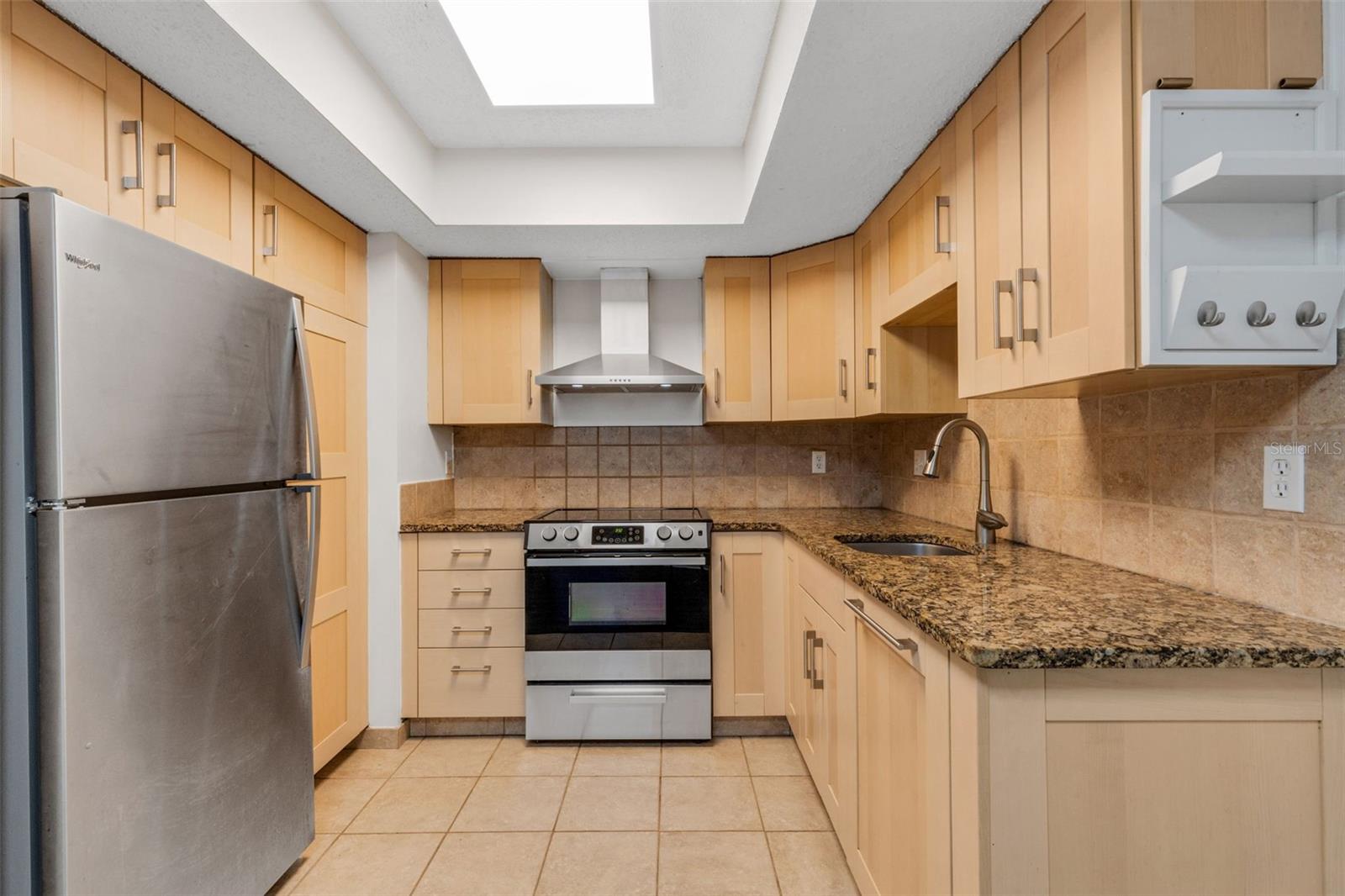 Image 9 of 38 For 5356 Royal Palm Avenue 5356