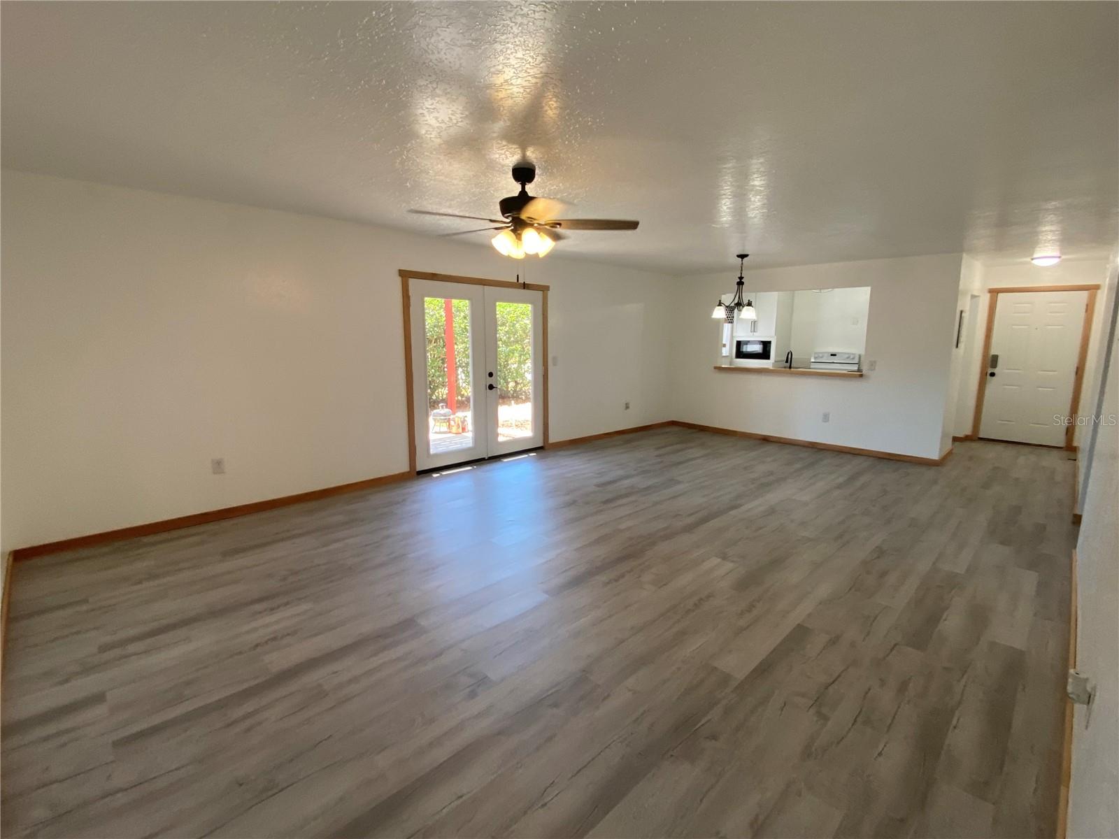 Image 6 of 17 For 1951 Toucan Way 210