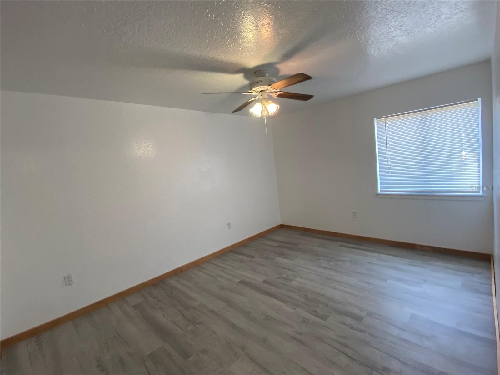 Image 8 of 17 For 1951 Toucan Way 210