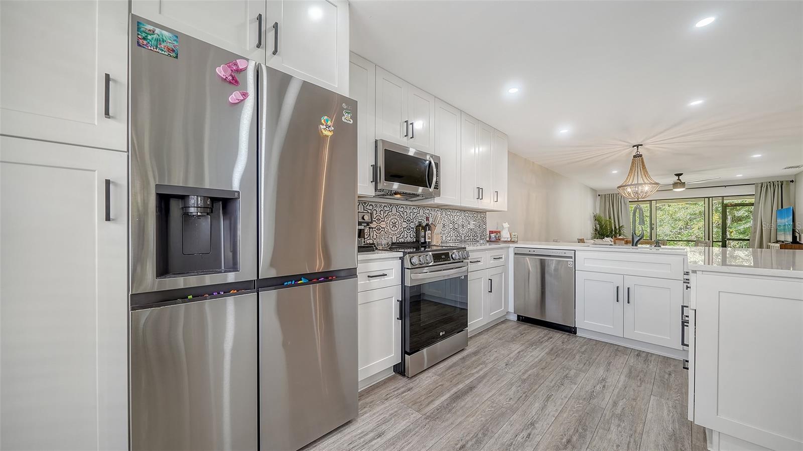 Image 11 of 32 For 946 Beneva Road V26