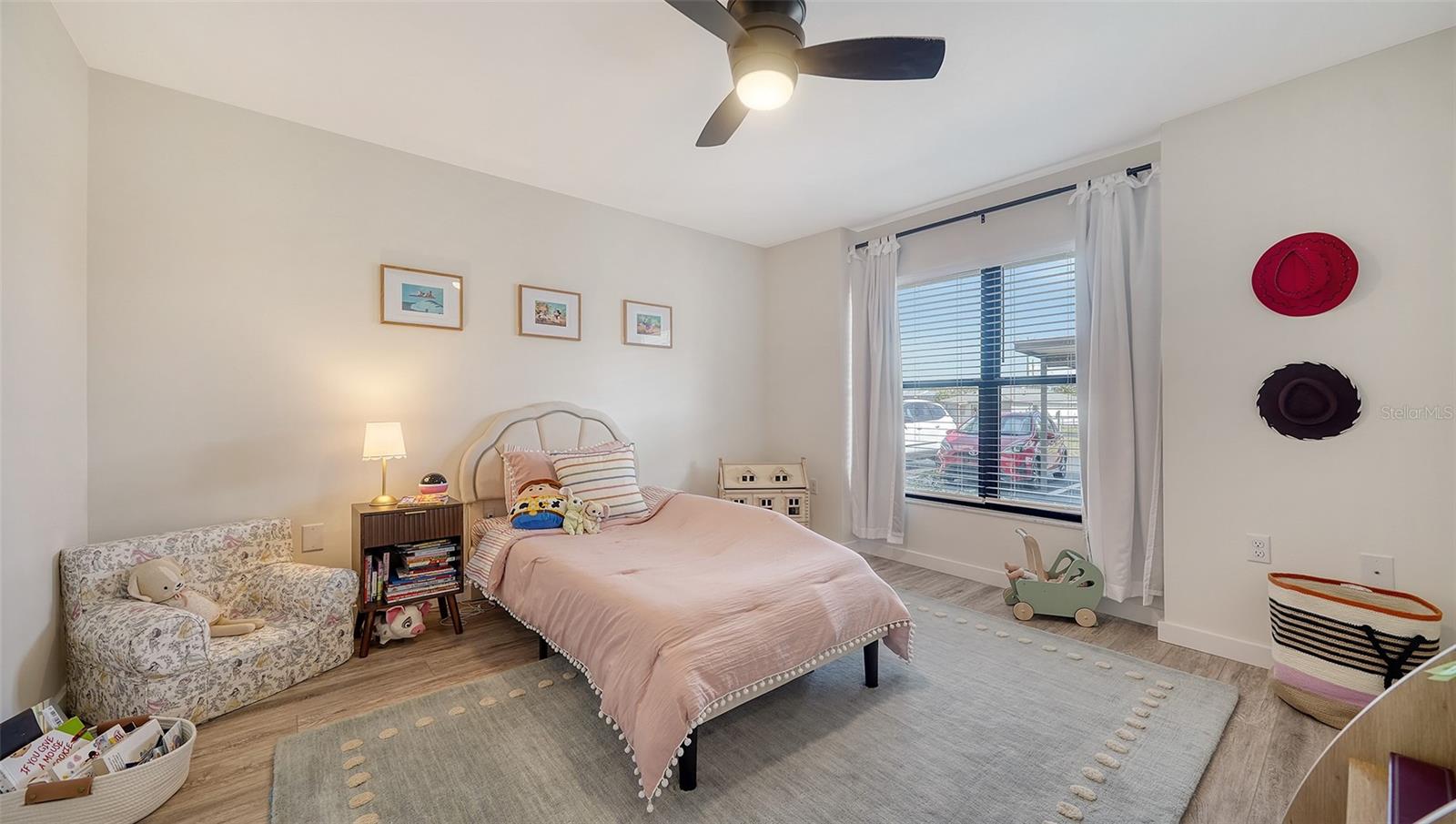 Image 14 of 32 For 946 Beneva Road V26
