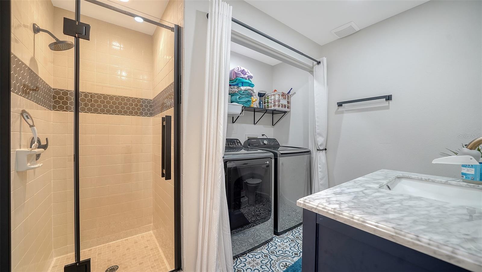 Image 17 of 32 For 946 Beneva Road V26