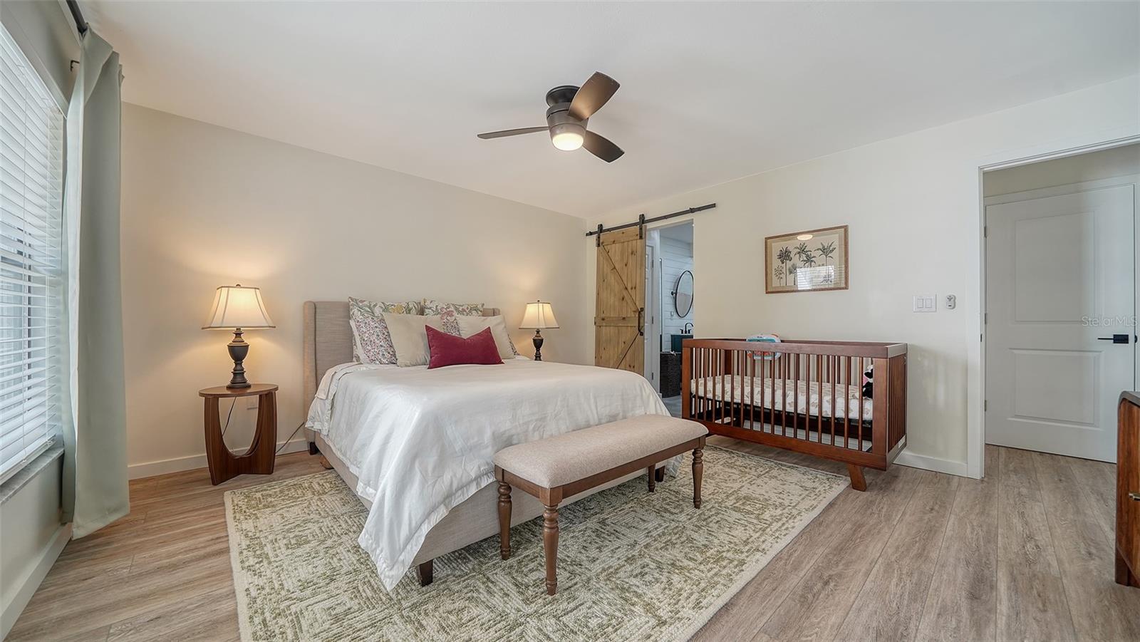 Image 19 of 32 For 946 Beneva Road V26