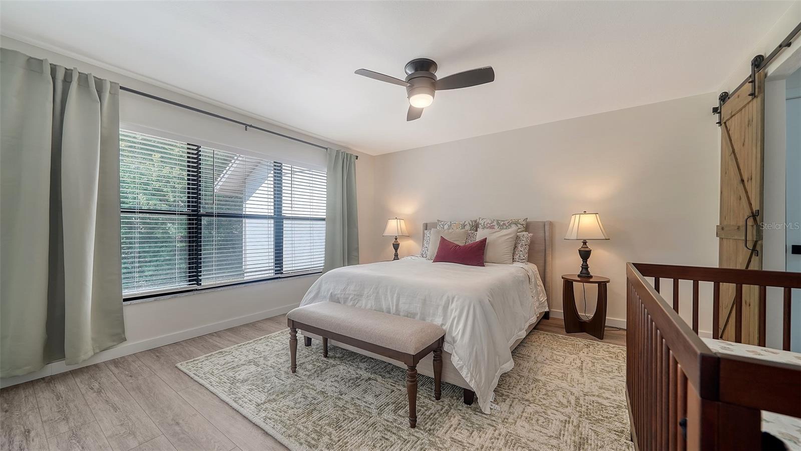 Image 20 of 32 For 946 Beneva Road V26