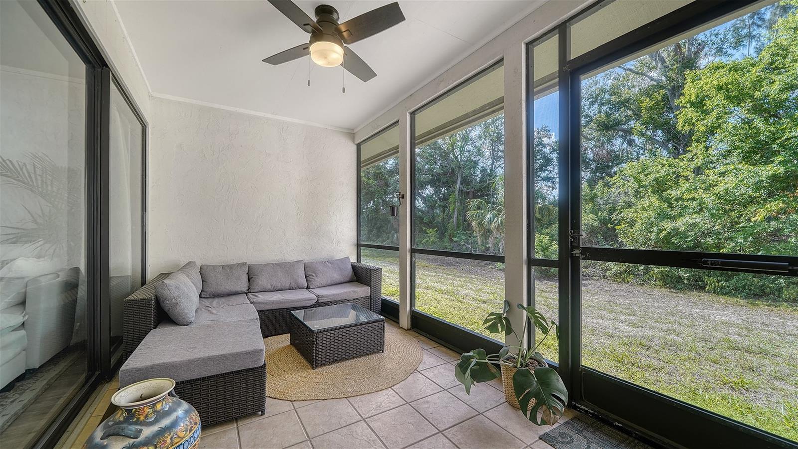 Image 26 of 32 For 946 Beneva Road V26