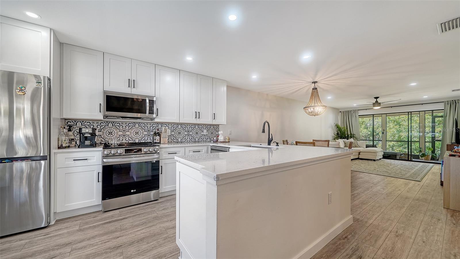 Image 4 of 32 For 946 Beneva Road V26