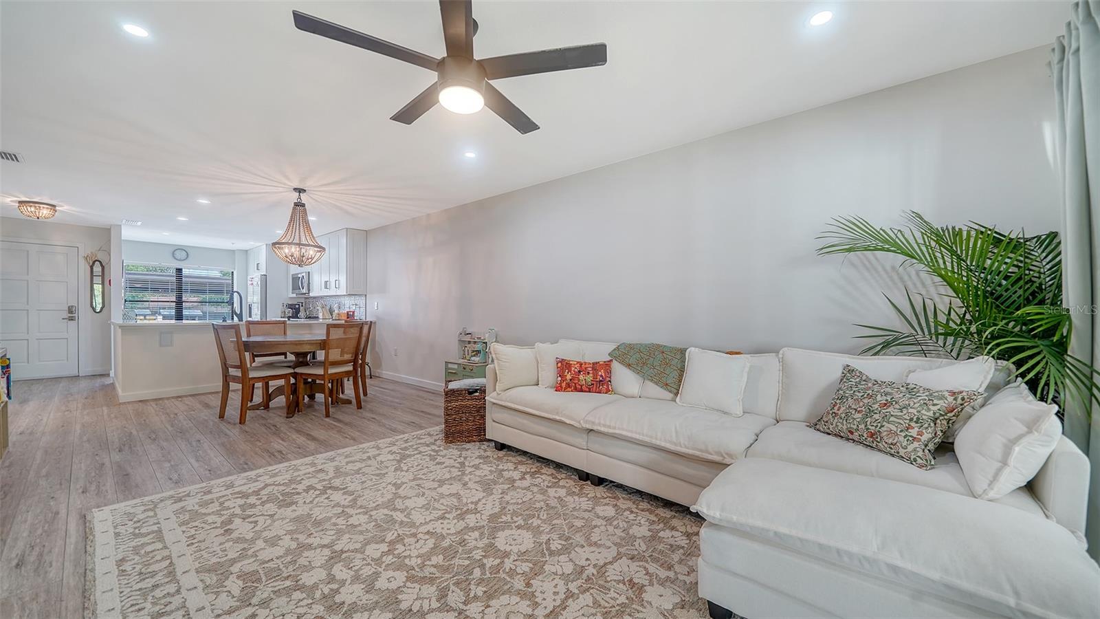 Image 5 of 32 For 946 Beneva Road V26