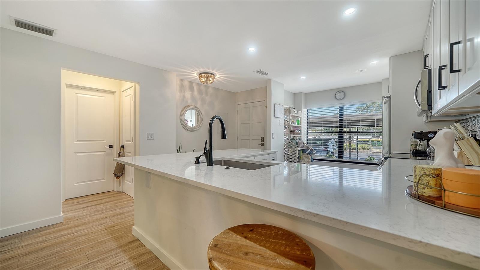 Image 9 of 32 For 946 Beneva Road V26