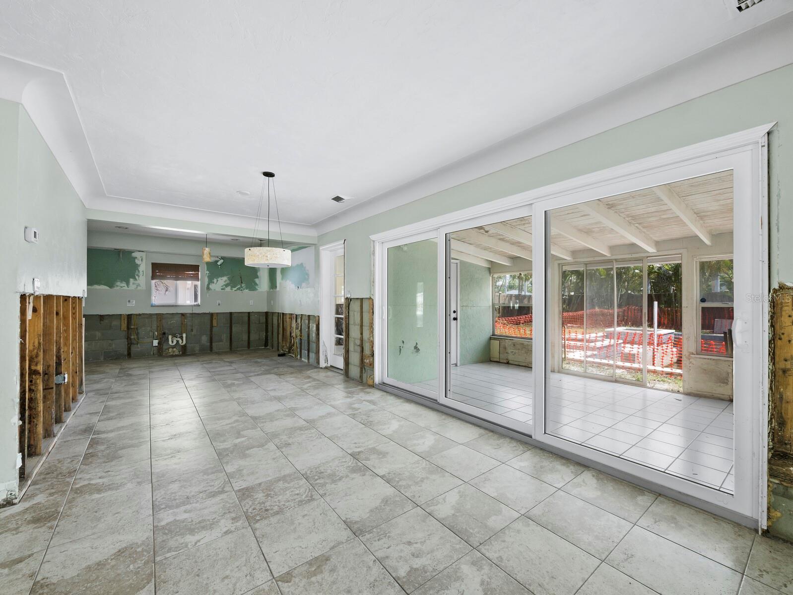 Image 6 of 16 For 335 Arthur Drive