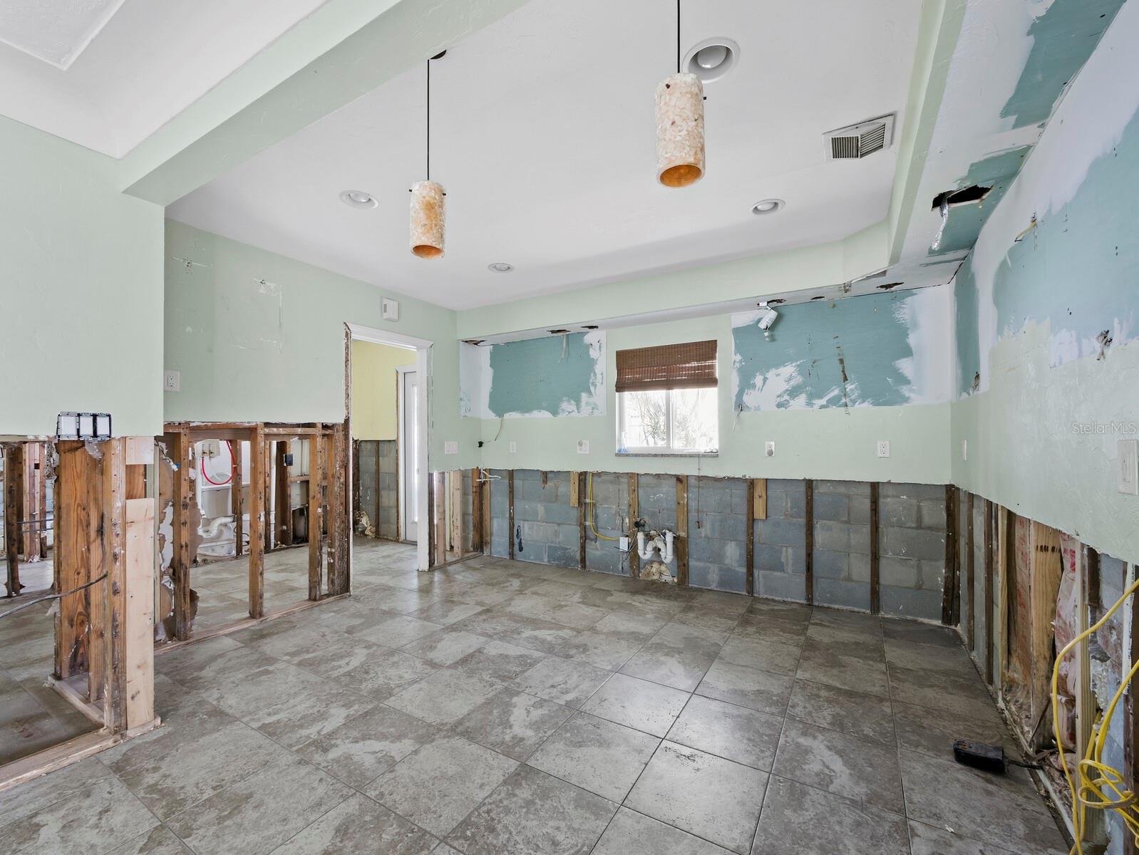Image 8 of 16 For 335 Arthur Drive
