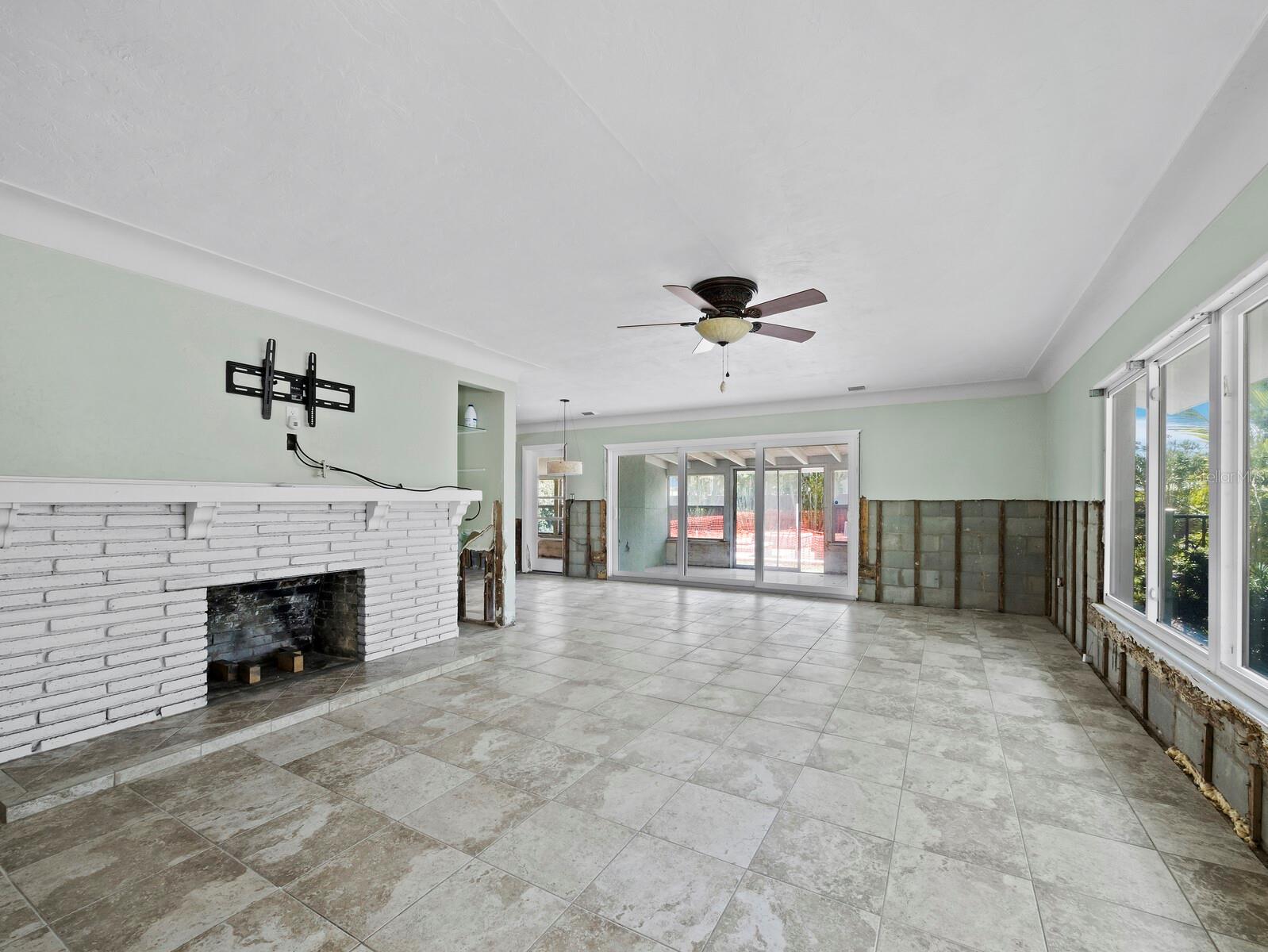 Image 9 of 16 For 335 Arthur Drive