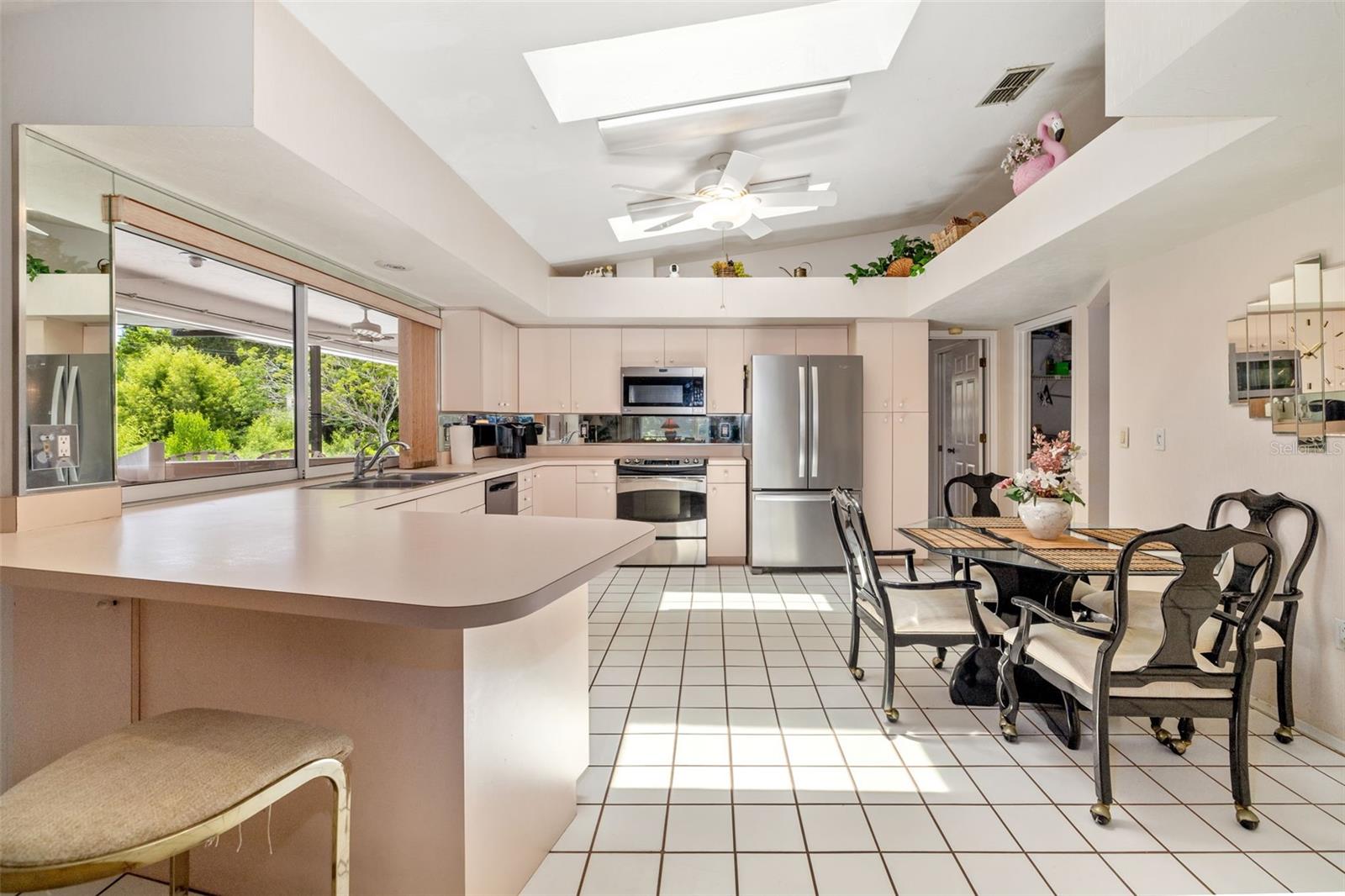 Image 13 of 44 For 7615 17th Avenue W