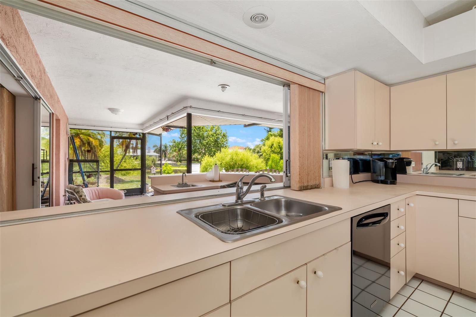 Image 17 of 44 For 7615 17th Avenue W
