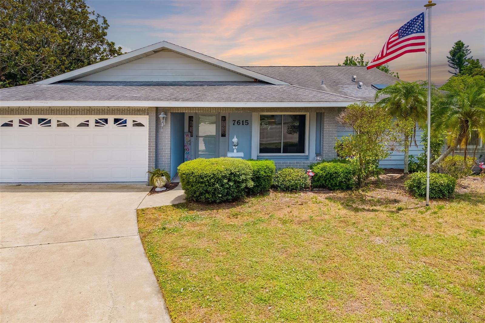 Image 4 of 44 For 7615 17th Avenue W