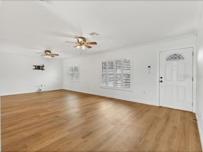 Image 3 of 36 For 3328 Kingswood Drive